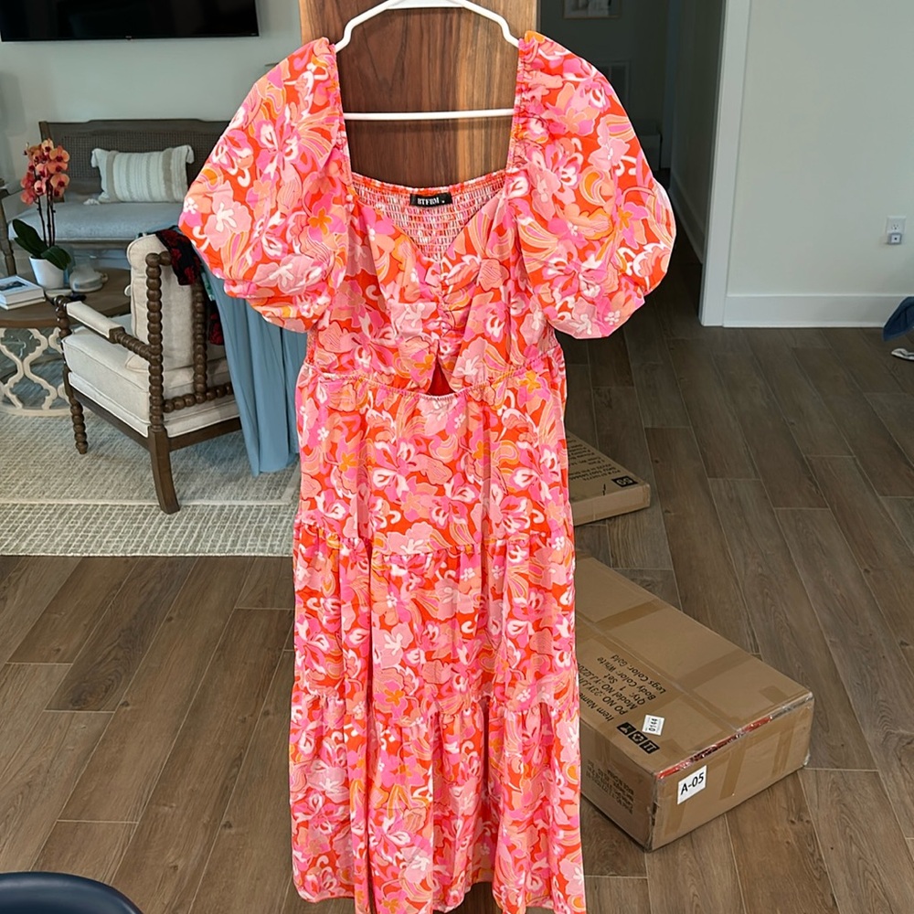 Never worn! Bought only a month ago!